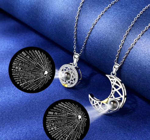 Collar Pareja Sol y Luna ("Te Amo" en 100 idiomas)